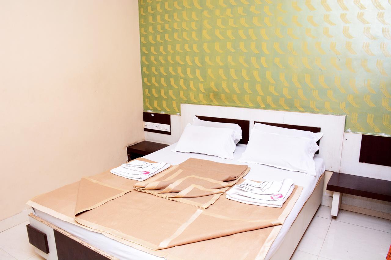 Hotel Sai Varsha Shirdi Zewnętrze zdjęcie