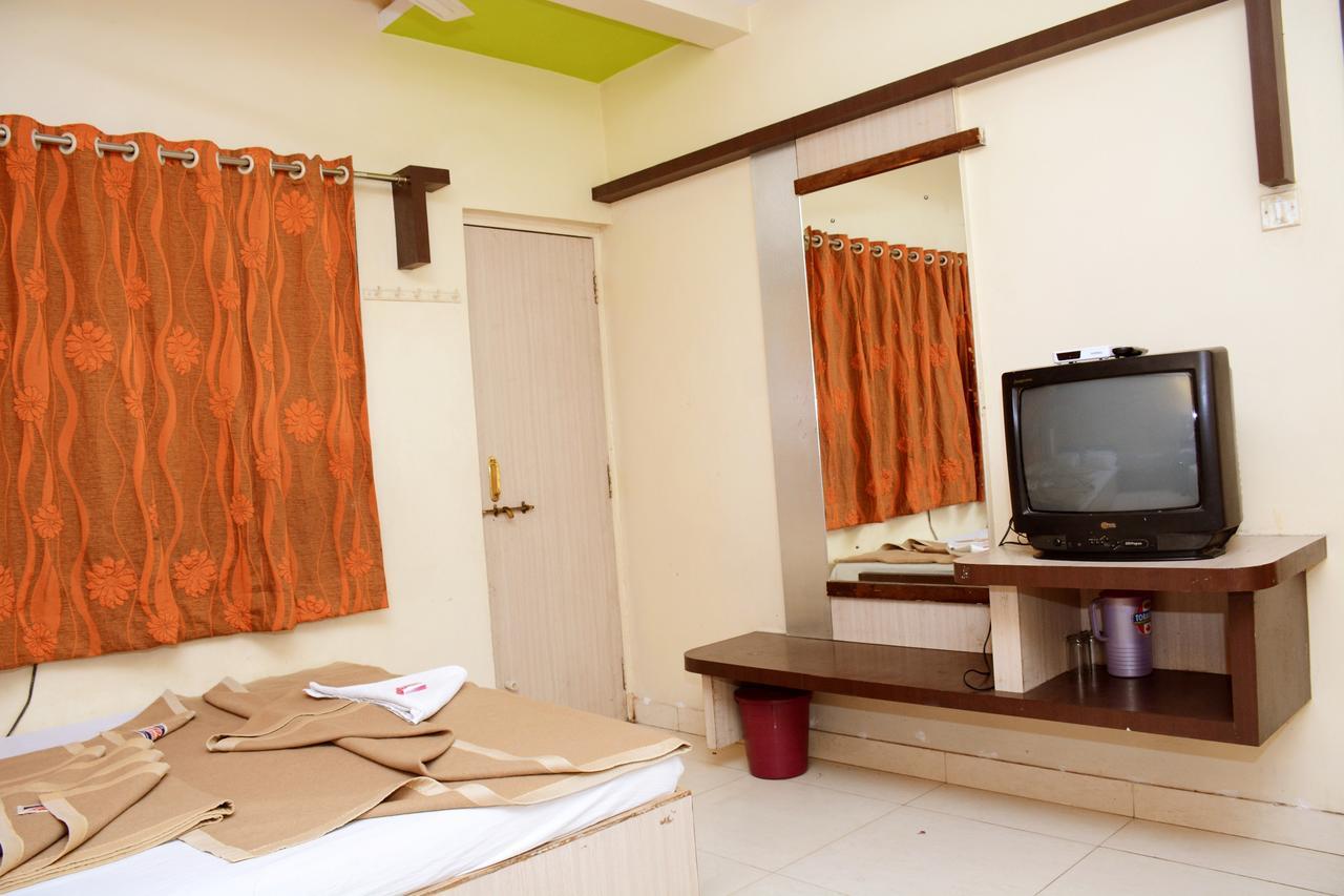 Hotel Sai Varsha Shirdi Zewnętrze zdjęcie